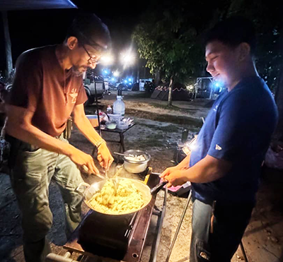 Seronok makan masakan dari air tangan suami