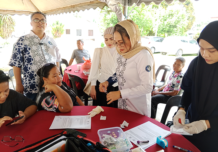 Dr Suffia hany di dalam Program Ceria & Sihat bersama 30 Orang Asli